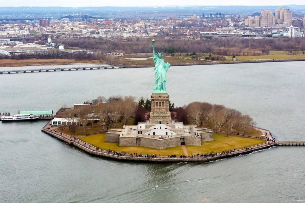 Swj 2Nd - Times Sq, Brooklyn Bridge, Lga In 15 Min Leilighet New York Eksteriør bilde